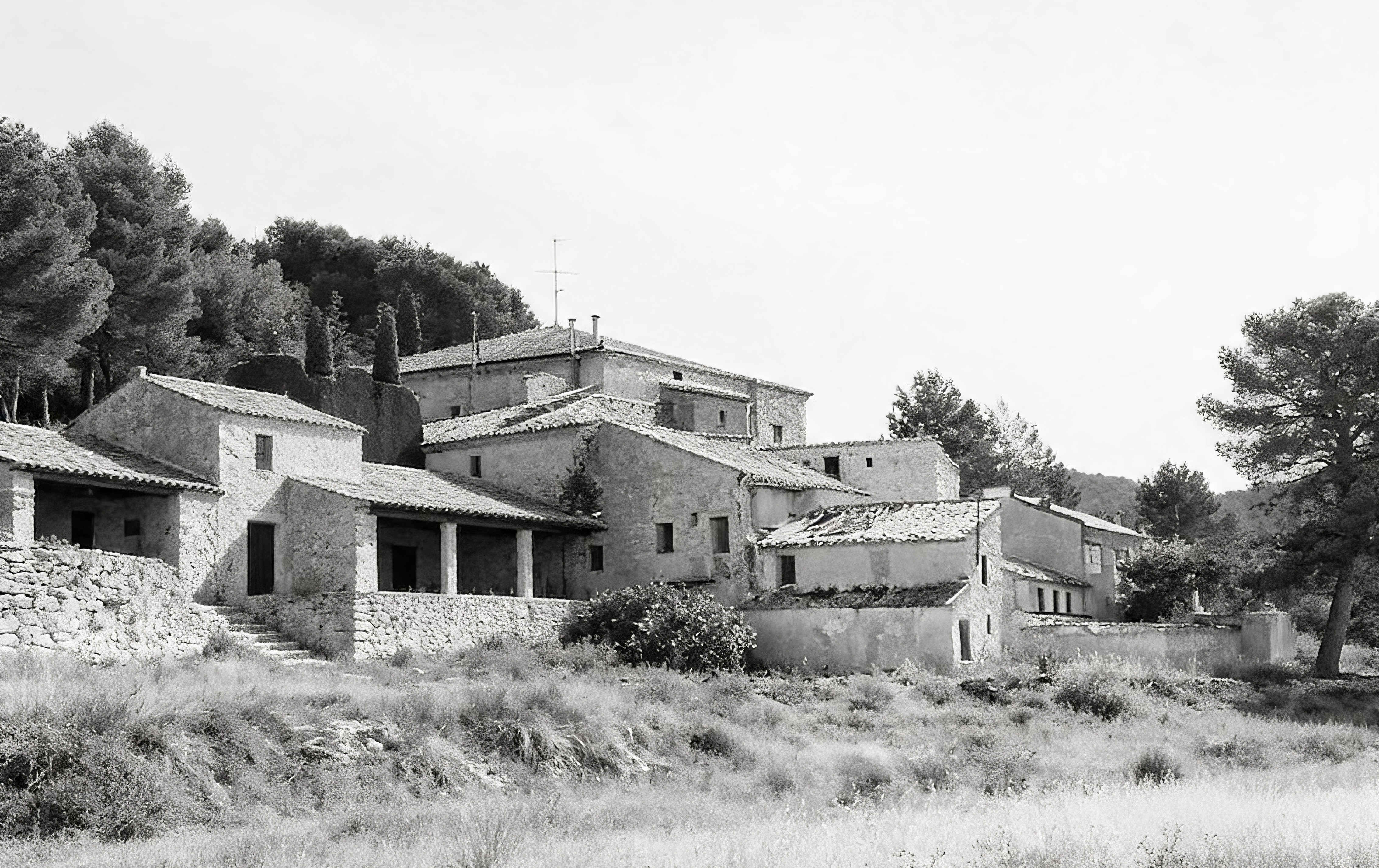 Historische Schwarz-Weiß-Fotografie der Finca Herbison, Recherchereferenz für Villa Es Pinar